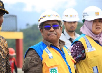 Foto:Pj Bupati Aceh Utara Mahyuzar Saat meninjau Lokasi Waduk Krueng Keureutoe/11 Agustus 2023