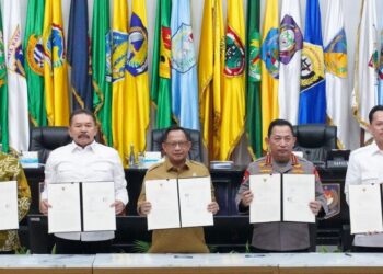 : Komisi Pemberantasan Korupsi (KPK) bersama Kementerian Dalam Negeri (Kemendagri), Kejaksaan Agung (Kejagung), Kepolisian Republik Indonesia (Polri), dan Badan Pengendalian Pembangunan dan Investigasi Khusus (Bappisus) sepakat memperkuat pengawasan perizinan di daerah (foto: Dok KPK)