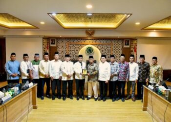 Foto : Pertemuan antara Kepala BNPT Komjen. Pol. Eddy Hartono dengan Ketua Umum MUI, Anwar Iskandar di Kantor MUI, Jakarta (Biro Perencanaan, Hukum dan Humas BNPT)